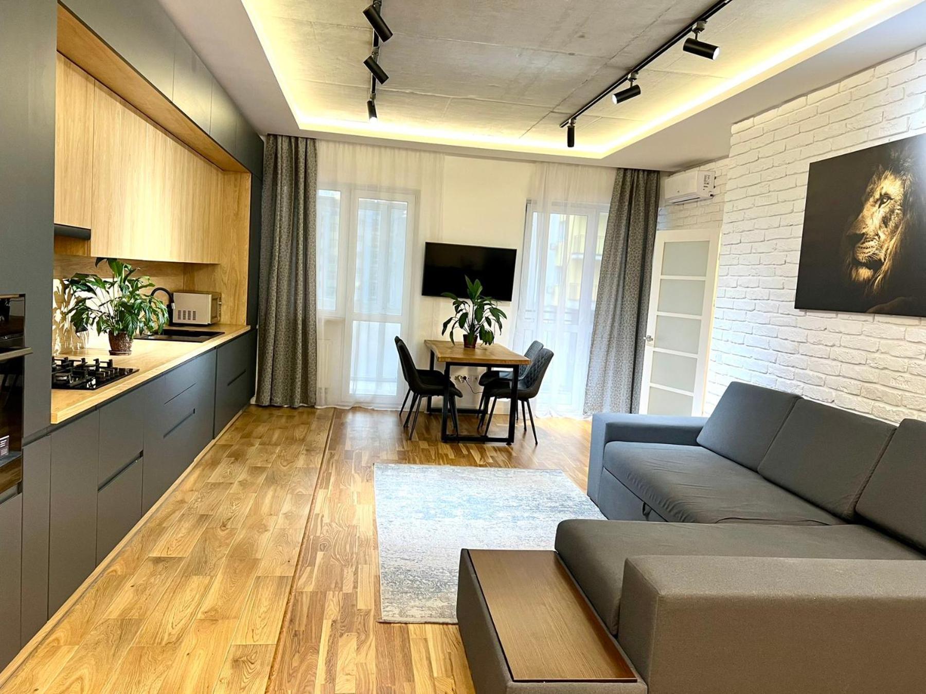 Osapart Romantic Apartment In The Complex Great Britain Lviv Exterior foto